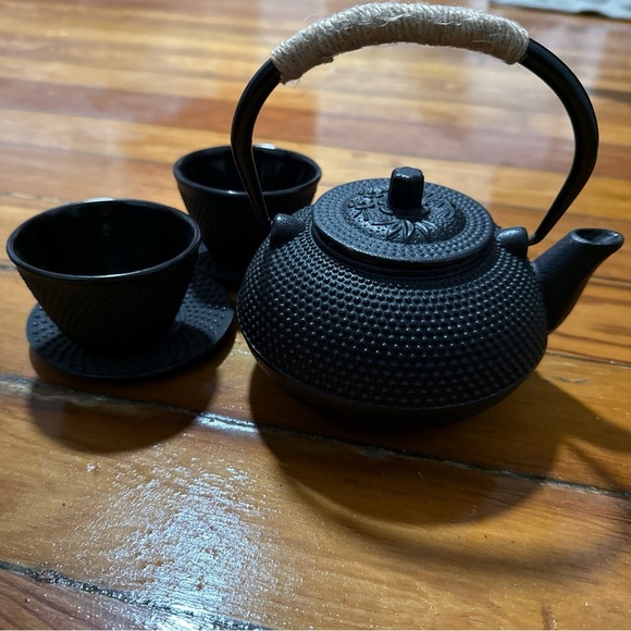 Other - Classic Black Cast Iron Teapot Set with Cups